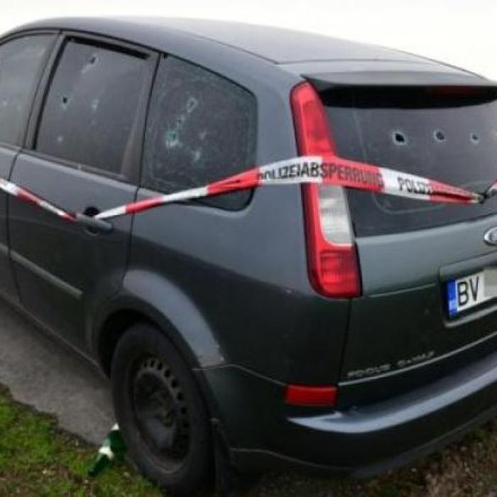Mașină cu numere românești, CIURUITĂ de GLOANȚE în GERMANIA. Polițiștii au intrat pe fir