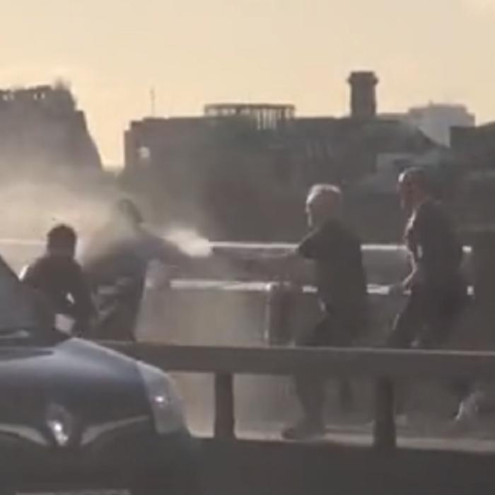 Autorul atacului de pe Podul Londrei, ANIHILAT cu un extinctor. Suspectul s-a LUPTAT cetățenii până la sosirea poliției (VIDEO)
