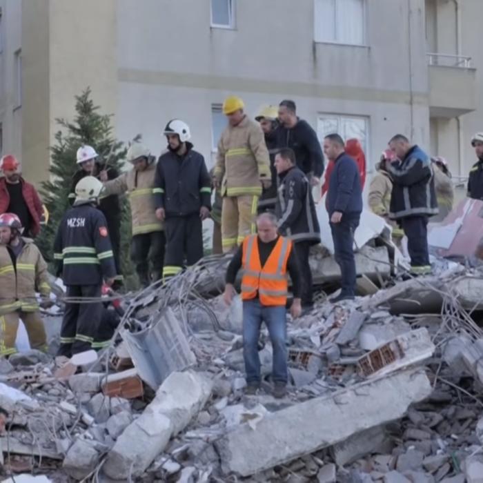 Guvernul albanez a mulțumit militarilor români pentru sprijin: „Sunteți o stea adăugată în inimă“