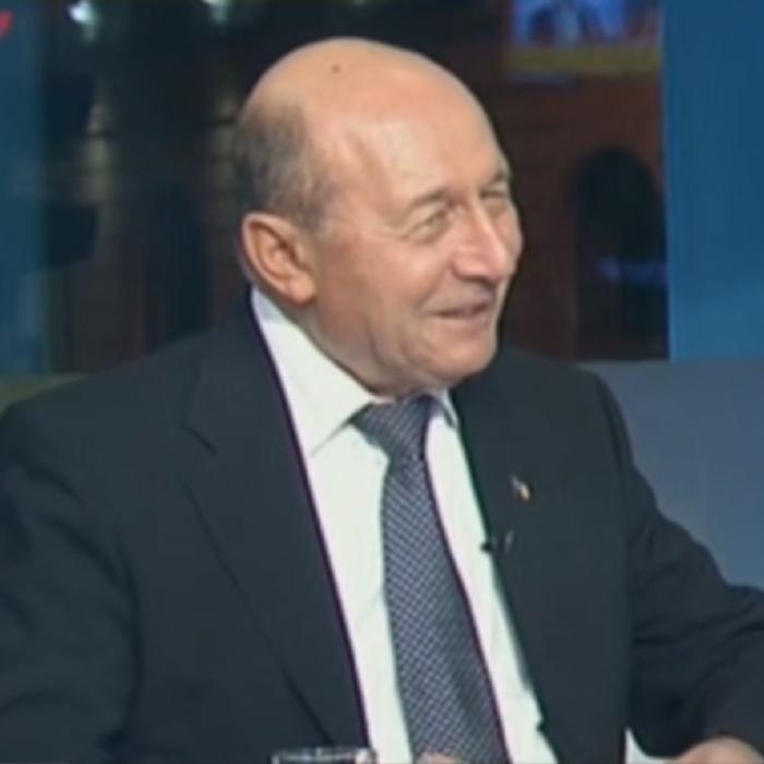 Traian Băsescu: „Ce vedeți acum de la Macron, că vrea să facă armată europeană, e o glumă”