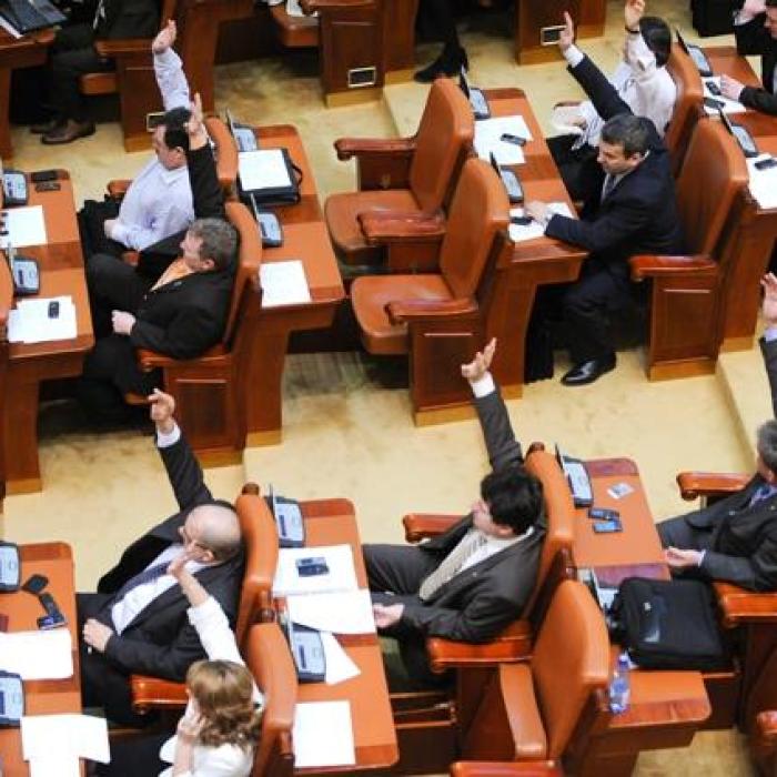 Camera Deputaților a DECIS. Ce se întâmplă cu ABROGAREA recursului compensatoriu