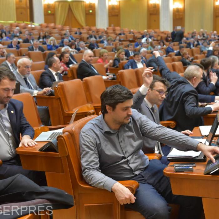 VOT pentru pensiile speciale. DECIZIE luată în Camera Deputaților