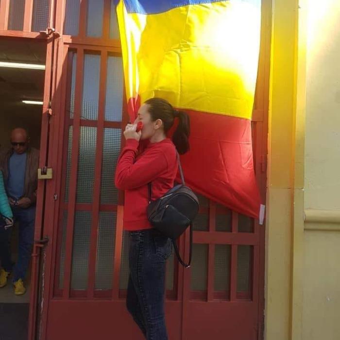 Poem devenit viral în Diaspora, de sărbători: „Ți se face frigul frig în oase/ Și de țară ți se face dor“ - Colindul celui fără de țară