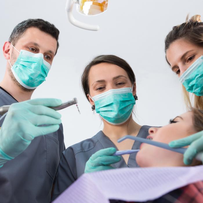 Holidays at… the dentist, in the capital of Romania