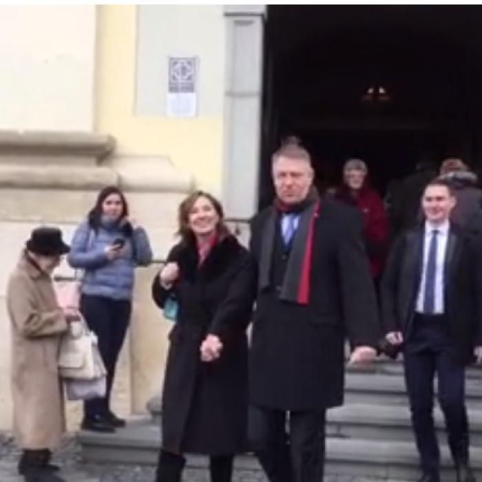 Iohannis, mesaj pentru români după Slujba de Crăciun: "Crăciun Fericit!"