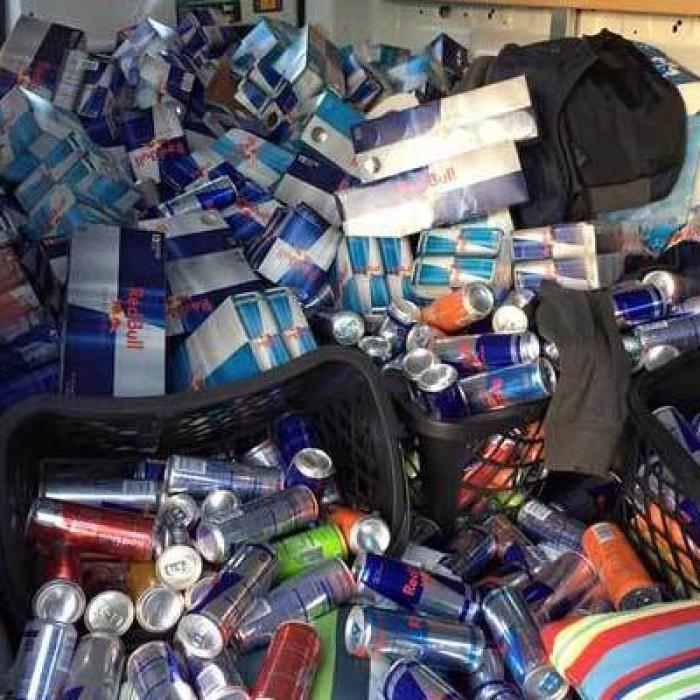 Germania. Trei români au furat trei paleți cu energizante
