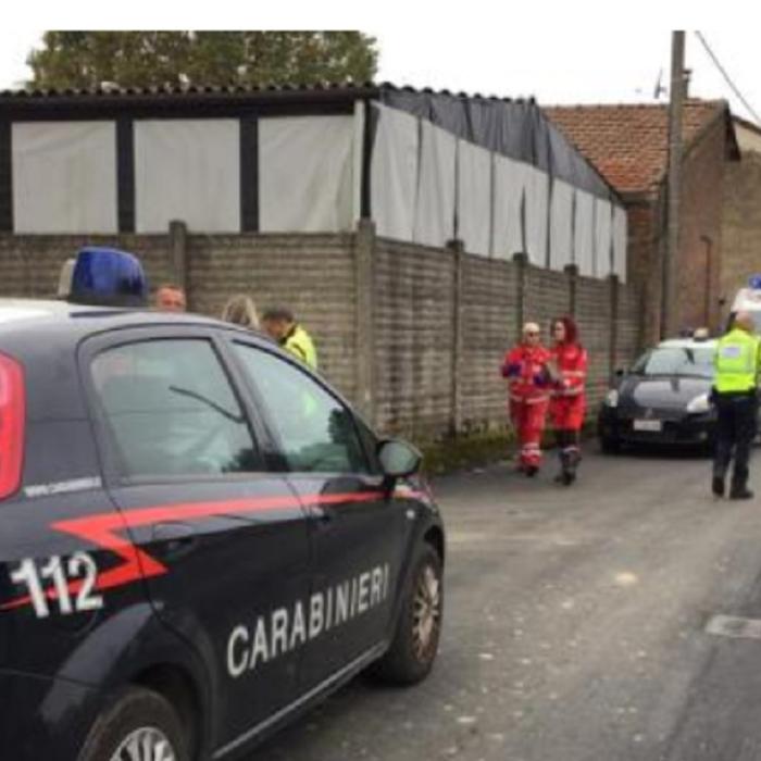 Italia. Un român și-a atacat soția cu un cuțit și a pus câinele pe polițiștii veniți să o salveze