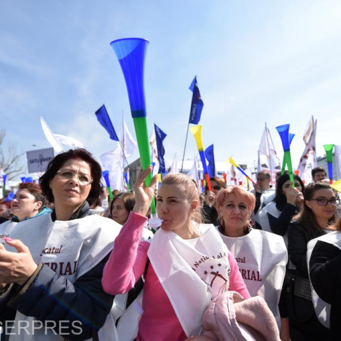 Grefierii se întâlnesc cu Ludovic Orban: „Se poate ajunge la închiderea instanțelor și parchetelor”