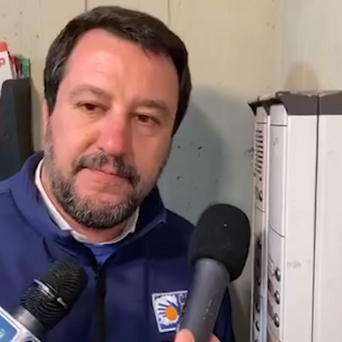 Facebook a șters postarea în care Matteo Salvini jignea o familie de tunisieni întrebându-i dacă fac trafic de droguri