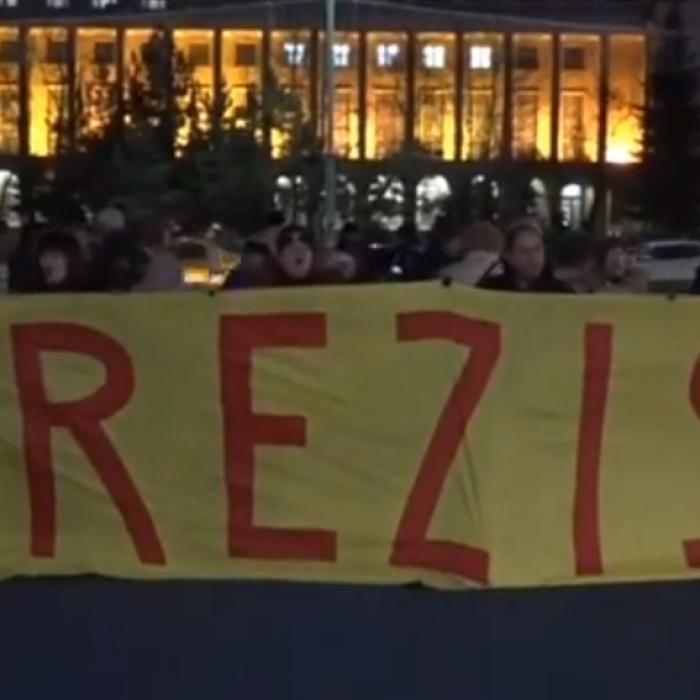 Trei ani de la OUG 13. Românii au ieșit în Piața Victoriei - VIDEO
