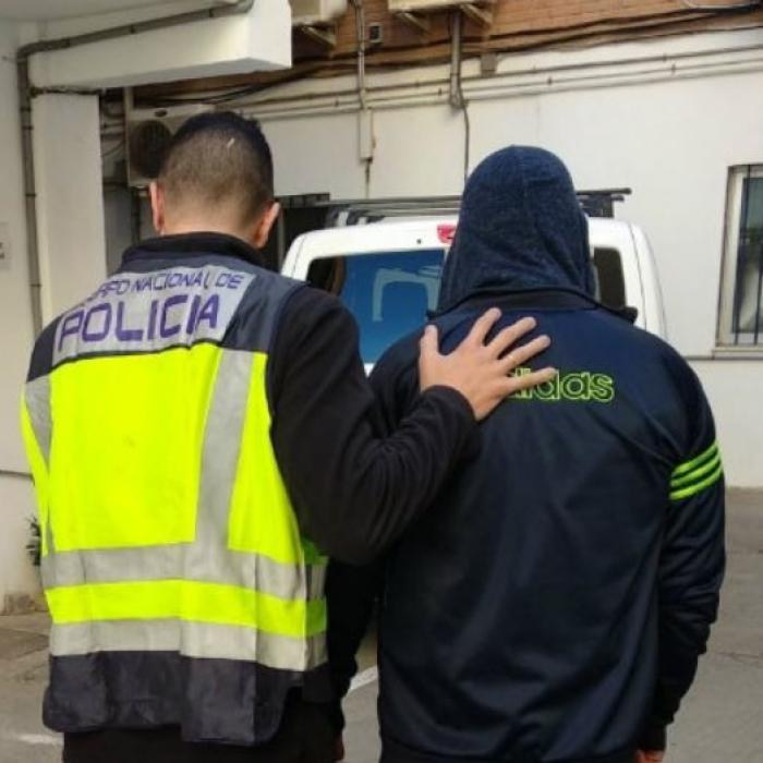 Spania. Un avocat a bătut și amenințat o româncă: "Imigrant de r***t. Te omor și te las pe o insulă"