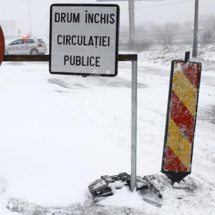 Vremea rea a paralizat România: A2 și 28 drumuri naționale sunt închise. Vezi lista completă