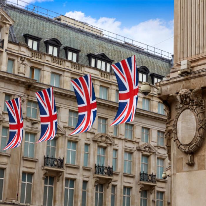 Aproape jumătate de milion de români au aplicat pentru statutul de rezident în Marea Britanie