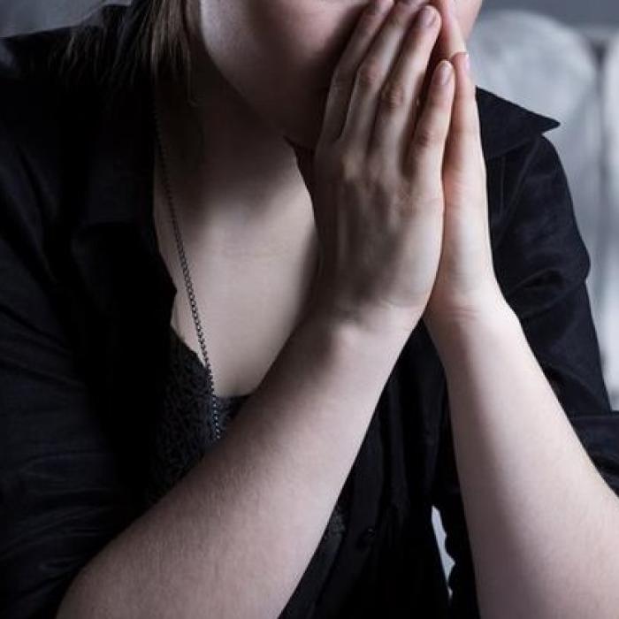 Italia. O badantă româncă a FURAT 7.000 de euro, însă a SCĂPAT de pedeapsă. Povestea ei i-a IMPRESIONAT pe judecători și pe bătrânii păgubiți