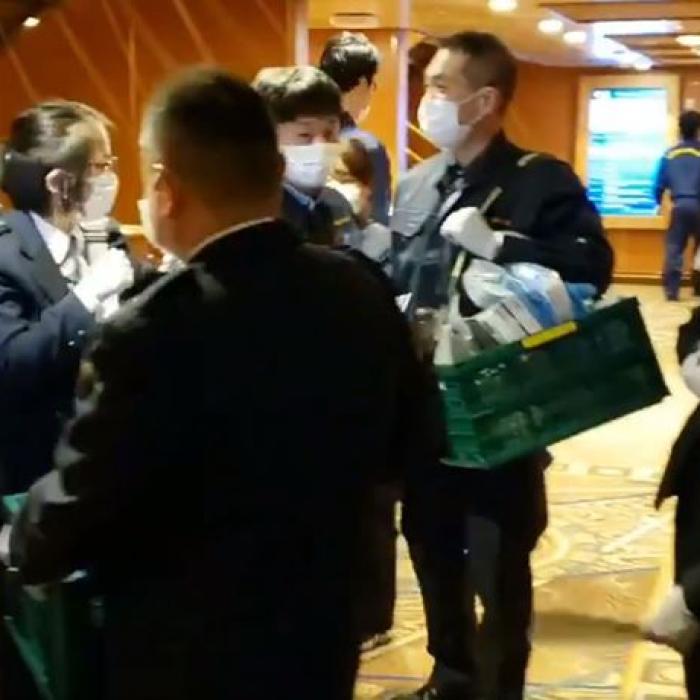 Trei români de pe Diamond Princess cer să fie aduși în țară