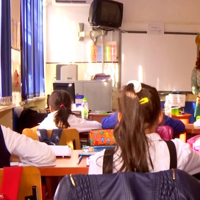 Proiect: Persoanele condamnate penal nu vor mai putea lucra în învățământ 