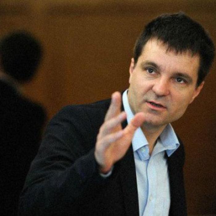 Nicușor Dan, principalul adversar al lui Firea, a bătut palma cu PNL