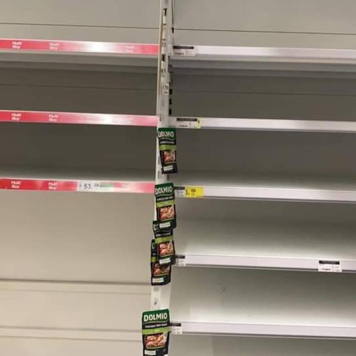 Panică în Marea Britanie. Oamenii golesc rafturile supermarketurilor - FOTO