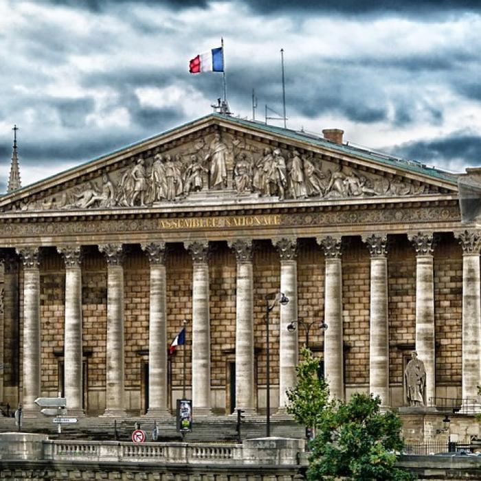 Guvernul francez anunță al doilea membru suspect de coronavirus