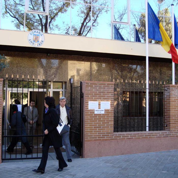 Ambasada României în Spania suspendă activităţile cu publicul la serviciile consulare. Informații esențiale pentru români