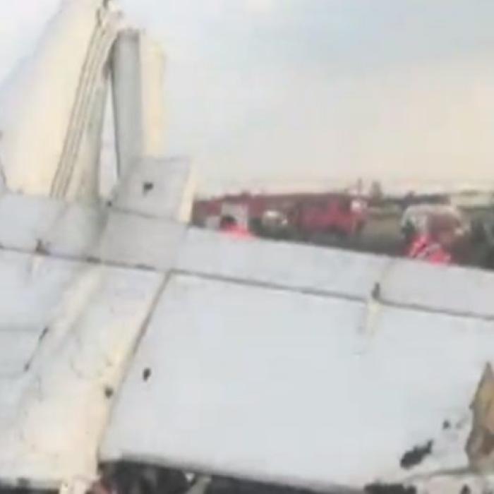 UPDATE. Avion prăbușit la Arad: 2 victime încarcerate. Ultima oră