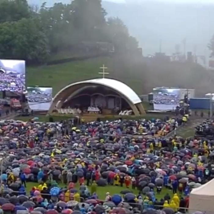 Coronavirus. Catolicii din întreaga lume se roagă alături de Papa Francisc pentru SFÂRȘITUL pandemiei