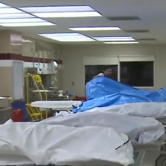 Expert chinez: Rezultatele autopsiilor arată că virusul rămâne în corpul pacienţilor, distrugând sistemul imunitar