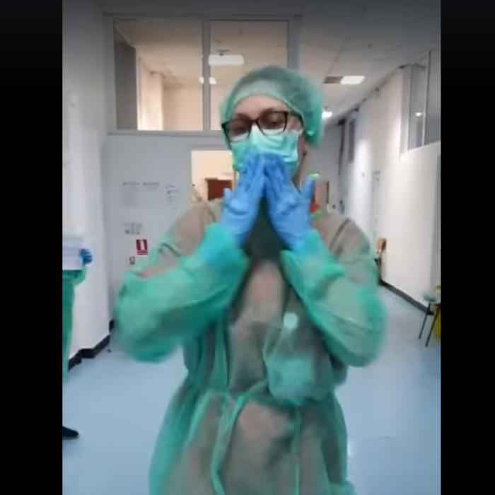 Asistente românce, gest emoționant pentru medicii din prima linie (VIDEO)