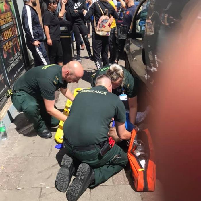 Italia: Copil român, mort după ce a căzut pe fereastră. Micuțul voia doar să deseneze