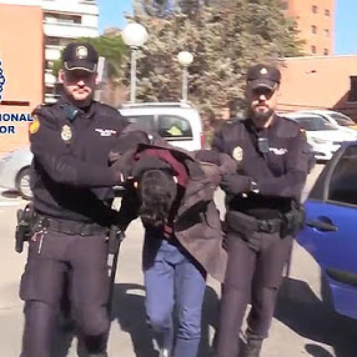 Spania. Mama româncă bătută și tâlhărită în fața celor 5 copii: „Mi-a pus pistolul la tâmplă și a zis că mă omoară“