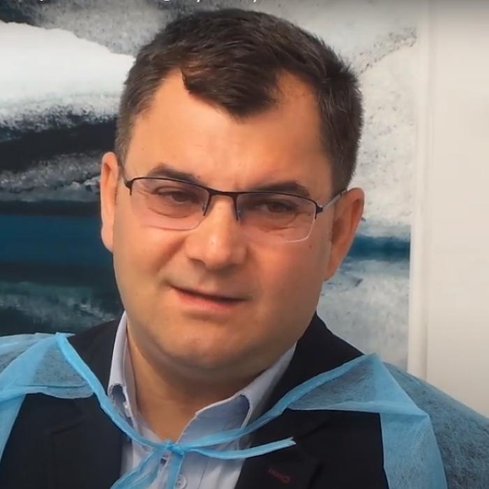 Directorul spitalului Judeţean Vrancea acuză prefectul de hărţuire dupăc e a fost obligat să se interneze. Este confirmat cu COVID-19