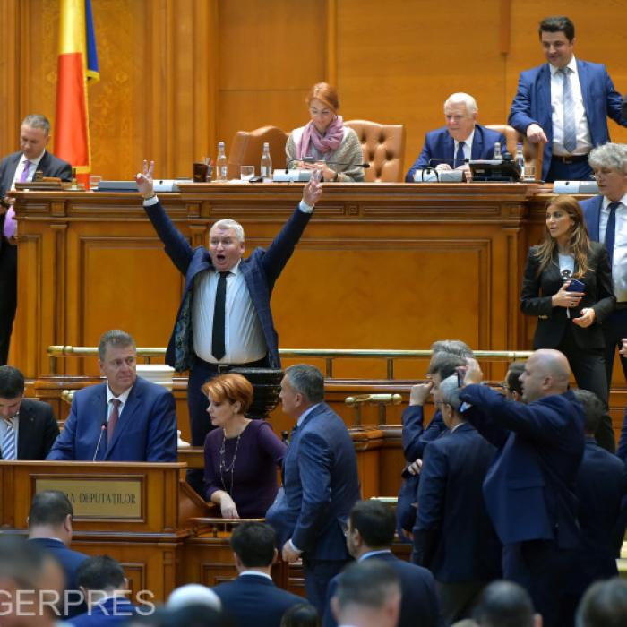 Parlamentul votează joi decretul lui Iohannis pentru prelungirea stării de urgenţă