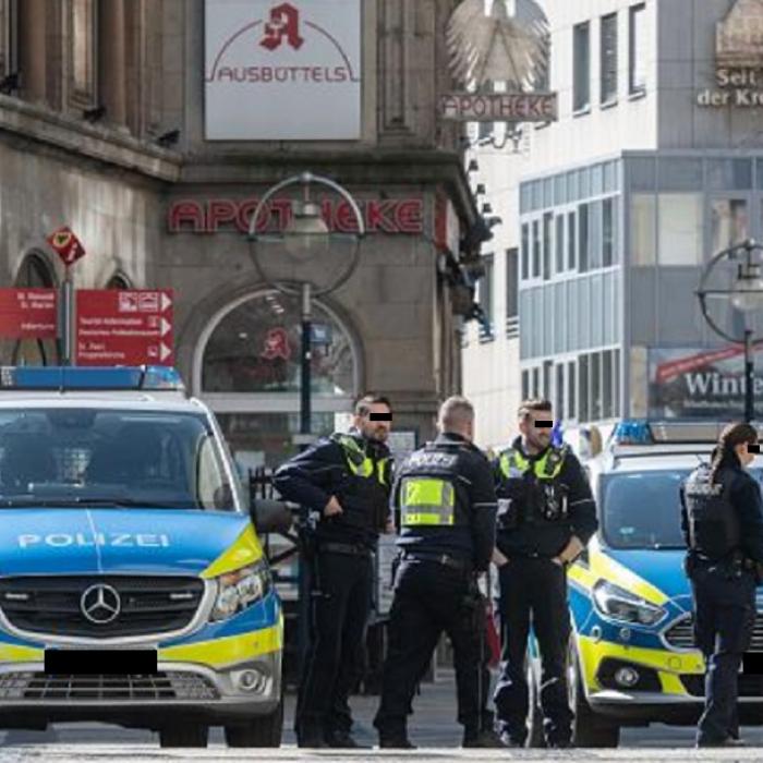 Germania. 60 de români, închiși în case și păziți cu poliția