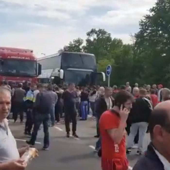 Franța. Trei autobuze cu peste 200 de moldoveni, blocate la graniță: Germania și Cehia le-au refuzat trecerea (VIDEO)
