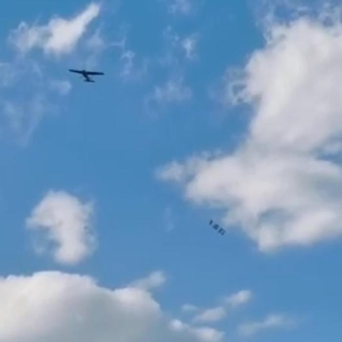 Mesaj pe cer pentru medicii români. Gest inedit al piloților pentru a-şi exprima recunoştinţa (FOTO + VIDEO)