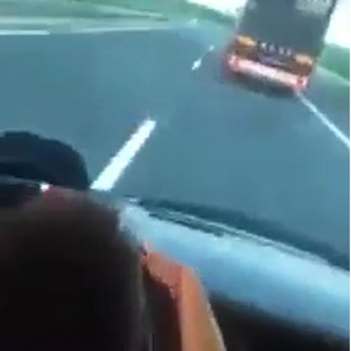 Ţăndărei. Copil de 10 ani, surprins la volanul unei maşini. Tatăl lui era în autoturism