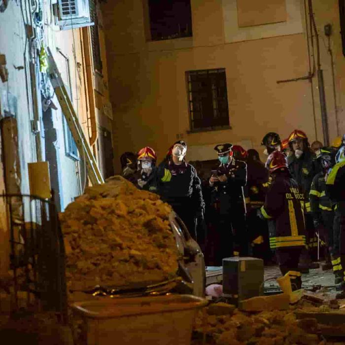 Italia. Clădire prăbușită după o explozie: Româncă în stare critică, cu arsuri grave (VIDEO)