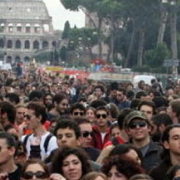 Italia. Șapte bărbați acuzați de anarho-terorism: Au organizat proteste violente și au sabotat antenele radio-TV