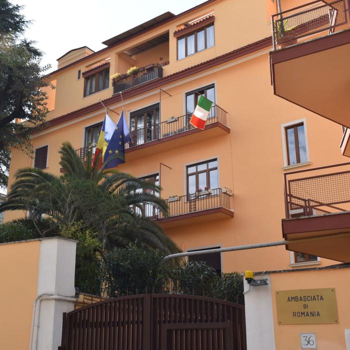 Italia. Ambasada şi Consulatele se redeschid pentru public. Iată programul complet