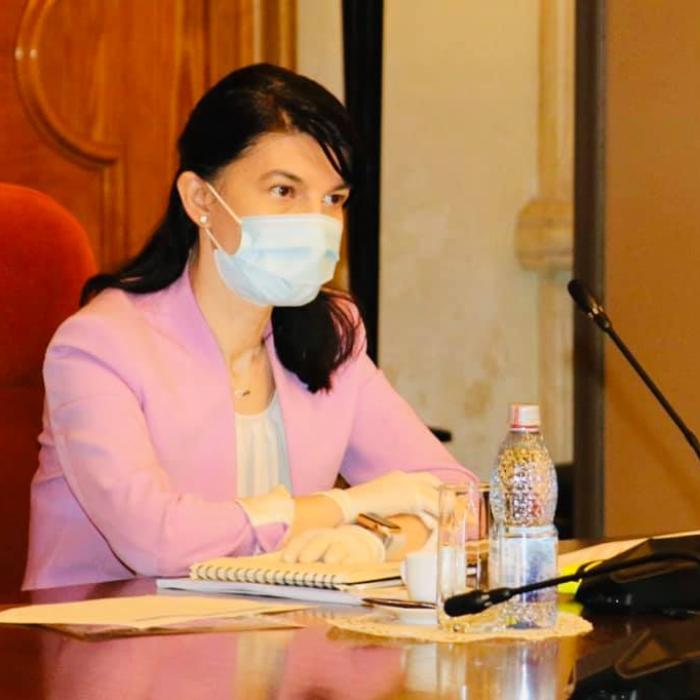 Violeta Alexandru, în Germania. Ia la rând plantaţiile de sparanghel unde lucrează români