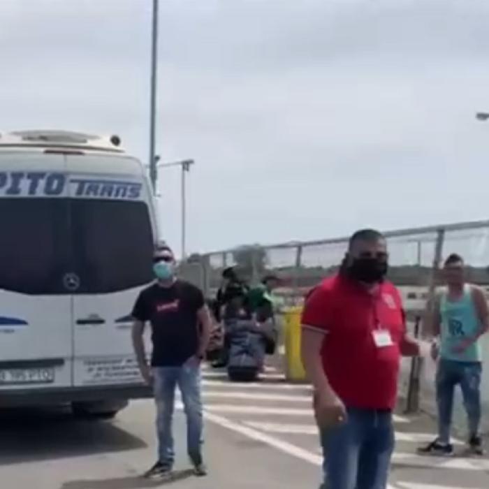 Samsarii din vămi cer sume exorbitante românilor din Diaspora ca să îi ducă până acasă: „Alți bani, altă distracție”