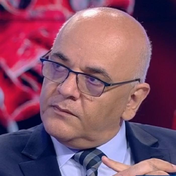 Raed Arafat: „Dacă o persoană infectată nu poartă mască, probabilitatea de infectare de 70%”