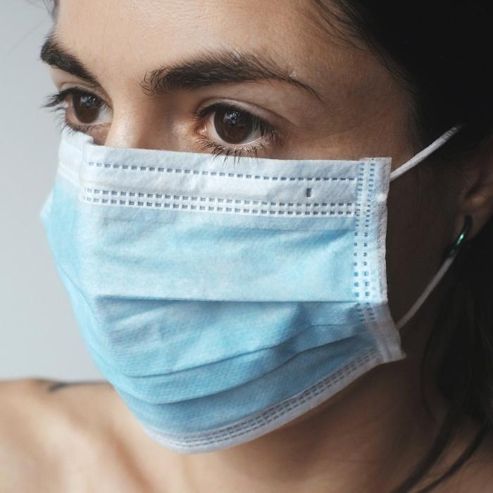 Ministerul Sănătății: Purtarea măştii şi triajul epidemiologic, obligatorii