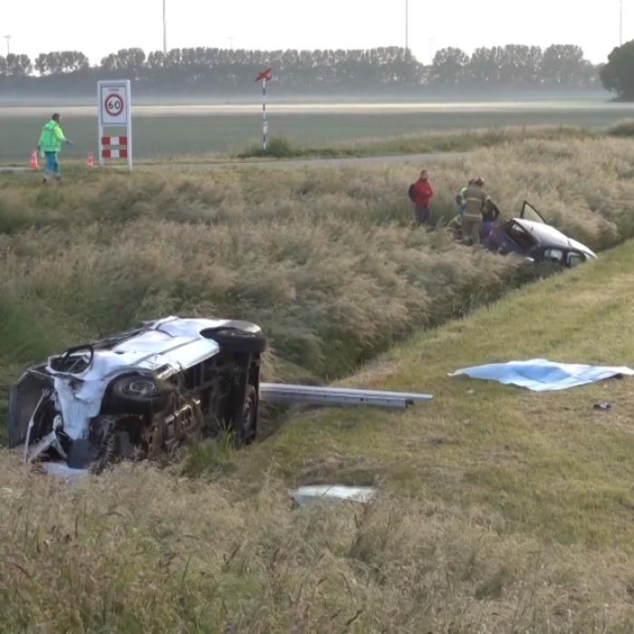 Olanda. Microbuz plin cu muncitori români, implicat într-un accident GRAV. 2 au MURIT și alți 7 au fost răniți