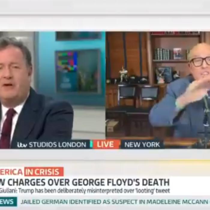 Avocatul lui Donald Trump, Rudy Giuliani, CRIZĂ de NERVI în DIRECT, la televizor -VIDEO