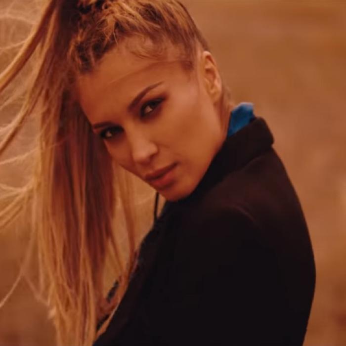 Bali. Clipe grele pentru Lora. Artista este în lacrimi, după trei luni de izolare: „Nu ni se dau banii, nu mai pot!”