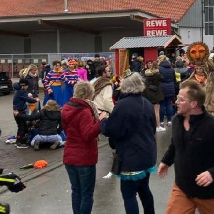 Germania: Un bărbat a intrat cu mașina în mulțime. Un mort, mai mulți răniți