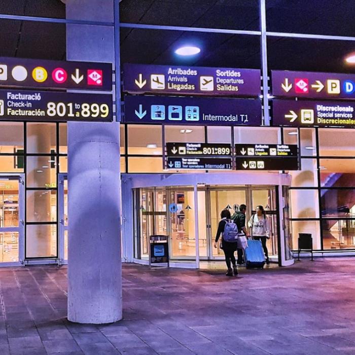 Aeroporturile europene, GRAV afectate de pandemie. Vor ridicarea restricțiilor de zbor până la finalul lunii