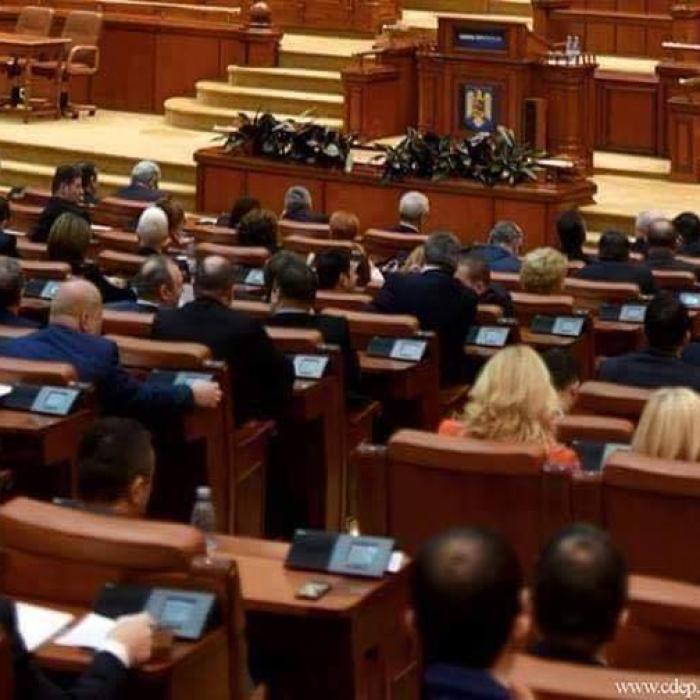 Ceartă în Parlament pe pensiile speciale: „Sunteți un manipulator! Nu fiți ipocriți! Nu mințiți oamenii!”