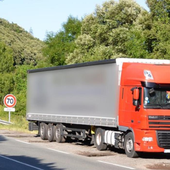 Franța. Un șofer român de TIR stă de 15 zile în camion. Andrei așteaptă ca cineva să vină să-l ajute